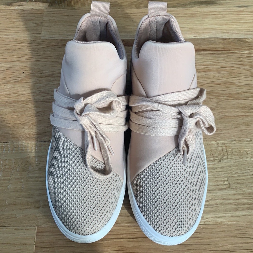 Steve Madden Blush Kicks - Picture 2 of 7